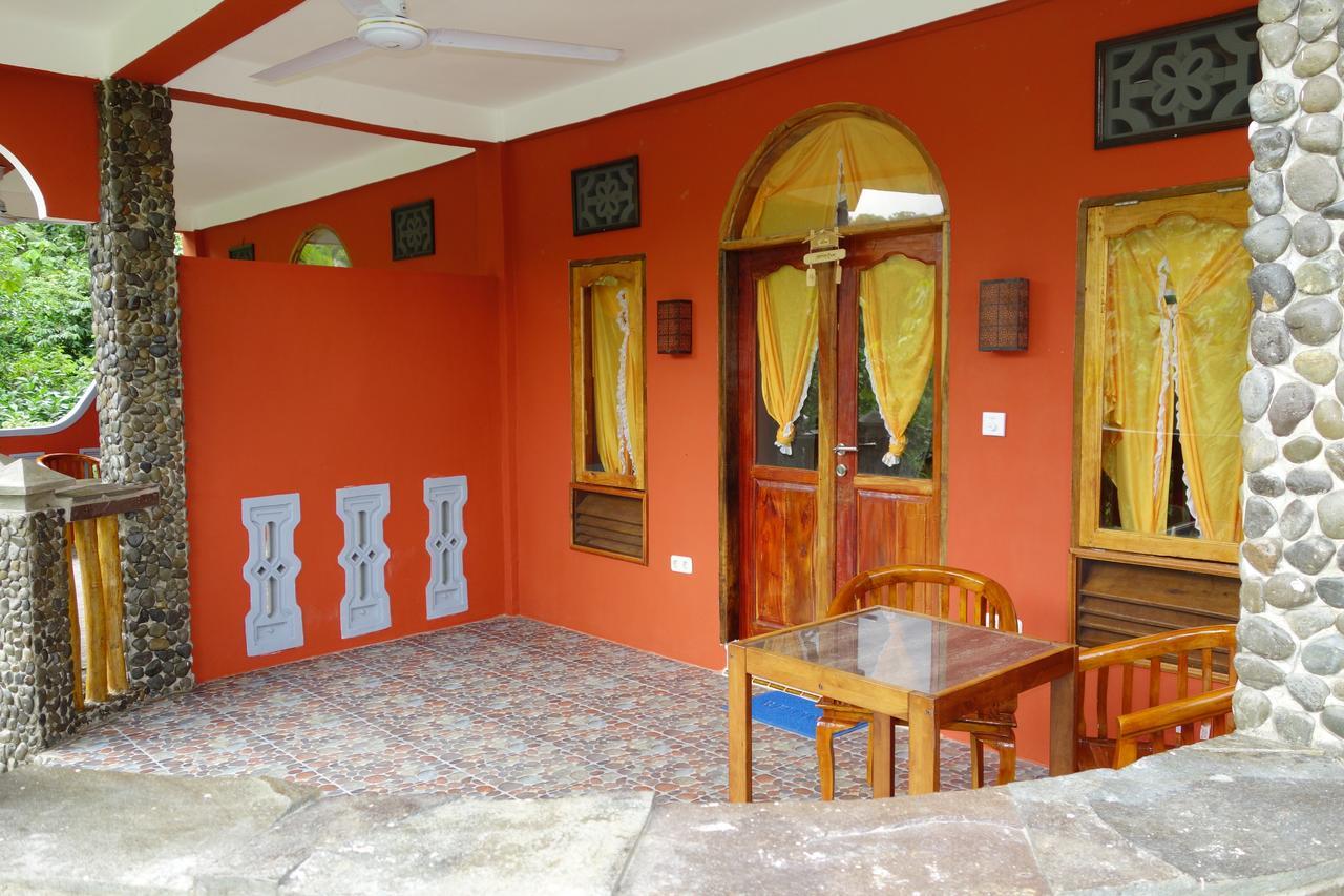 Hotel Orangutan Букит Лаванг Екстериор снимка