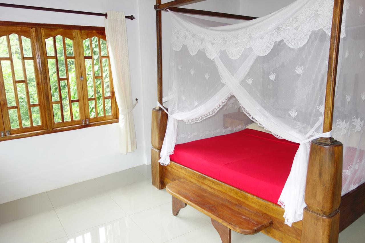 Hotel Orangutan Букит Лаванг Екстериор снимка